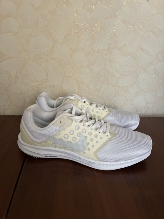 Кросівки Nike 42,5 розмір