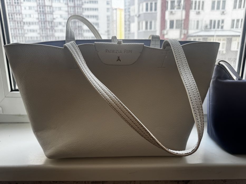 Двостороння сумка Patrizia Pepe з косметичкою