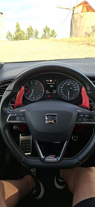 SEAT Leon Cupra 300