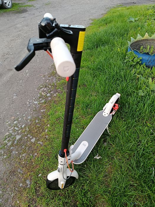 Електросамокат Xiaomi Mi Electric Scooter 3