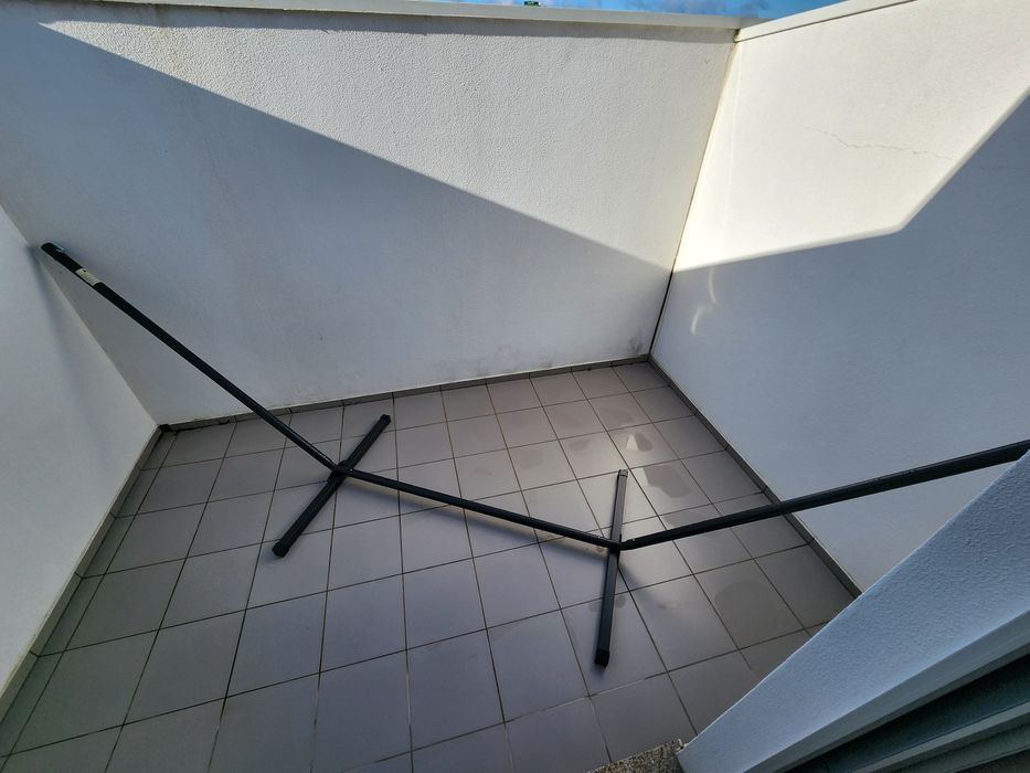 Suporte Outsunny em Metal Preto + Rede Aktive