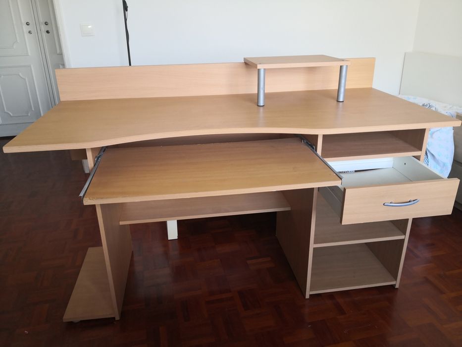 Secretária para computador