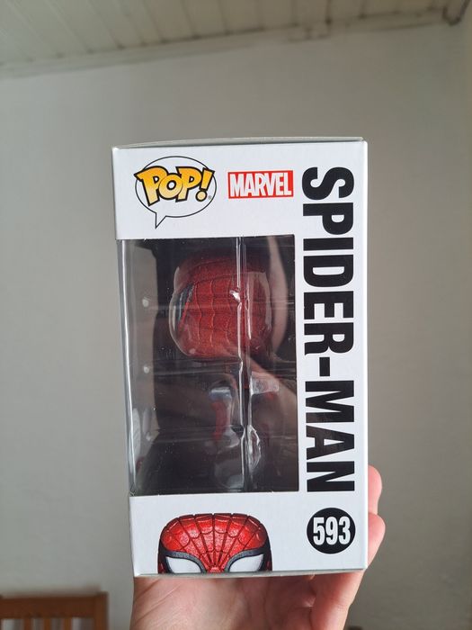 Funko pop 593 spiderman diamond collection