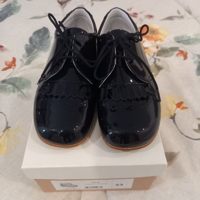 Vendo sapatos de menino