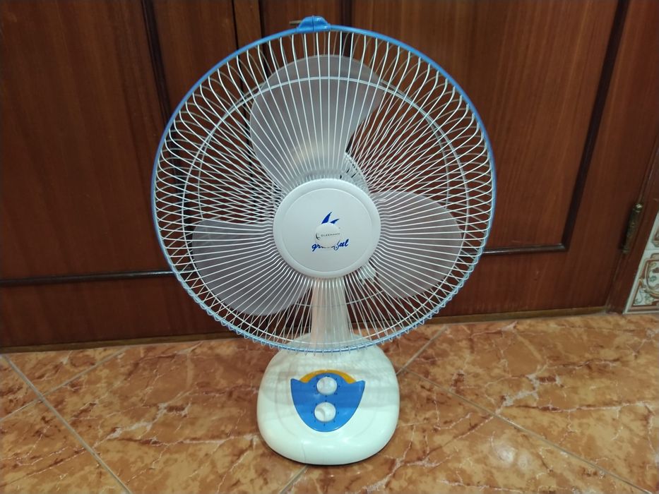 Ventoinha ventilador de mesa  casa quarto apartamento vivenda escritório gabinete carro.
