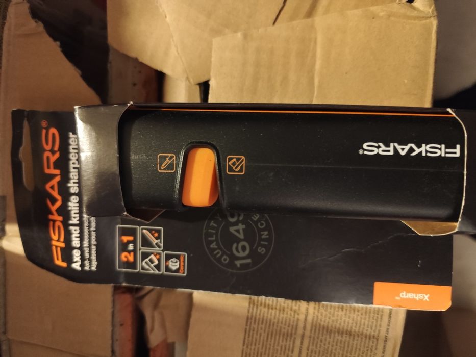 Siekiera ogrodowa fiskars ostrzałka gratis