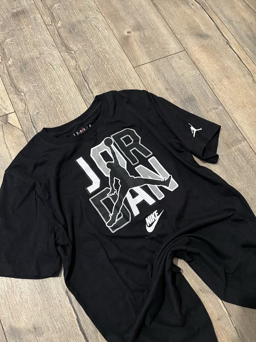 Футболка Jordan.
