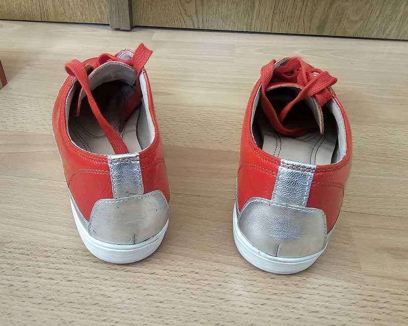 Sneakersy skórzane Caprice 38(24,5cm) czerwone