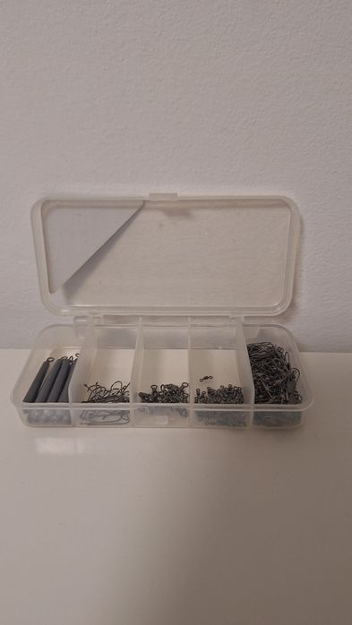 Zestaw do bocznego troku – haki, krętliki, ciężarki + pudełko