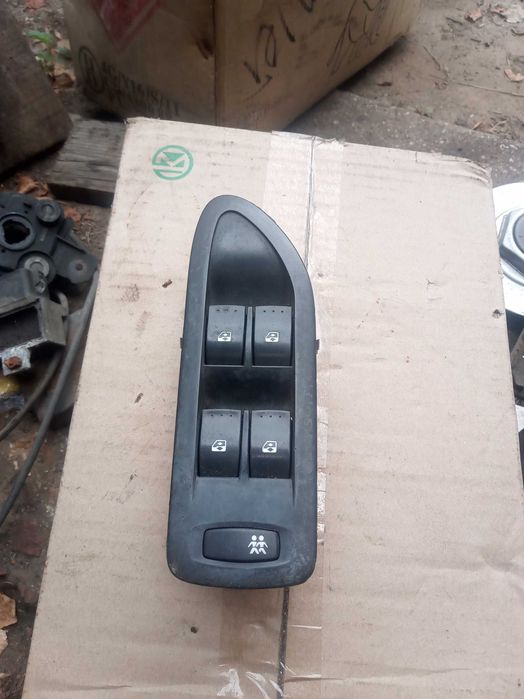 Блок управління свічок накала Рено Лагуна.