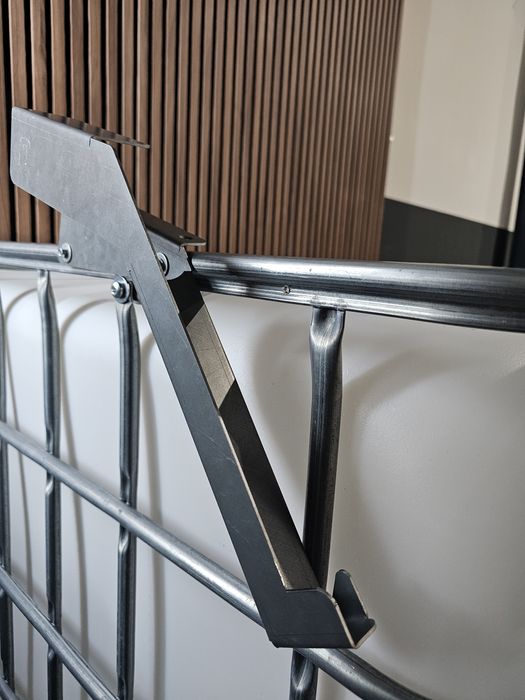 Suporte para agulheta de gasoleo/adblue