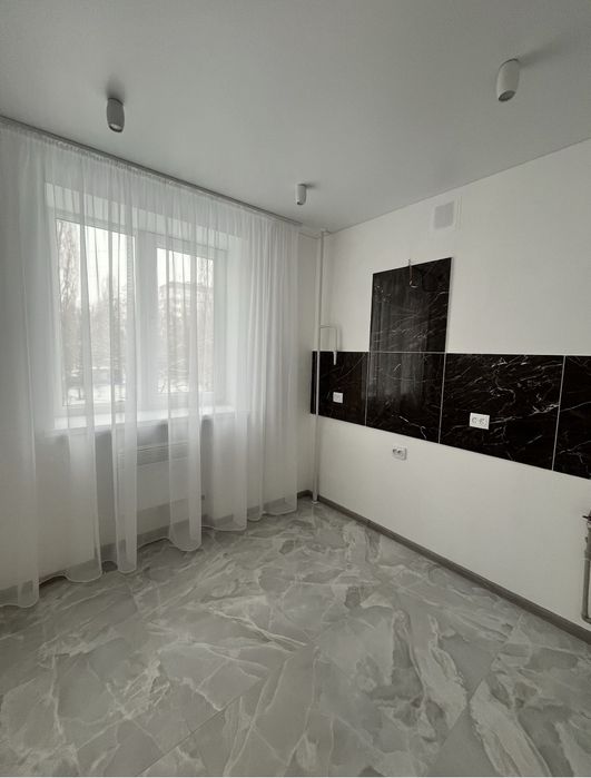 Продаж 1 кімнатної квартири з сучасним ремонтом. Р-н 13 школа Дендропарк. Є відео