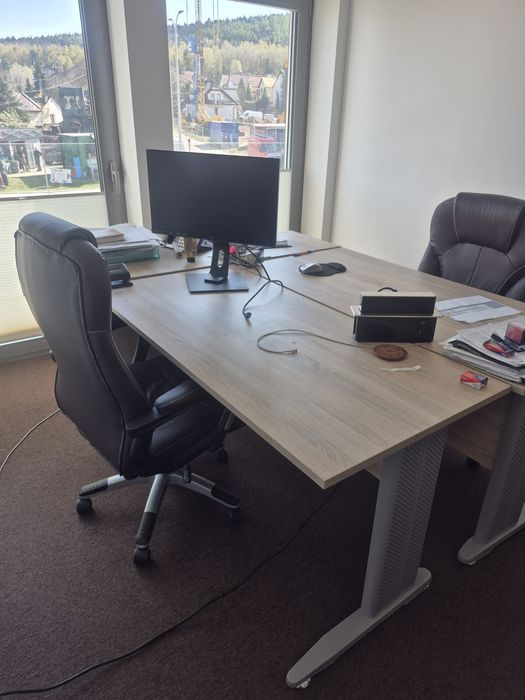 Komplet mebli biurowych