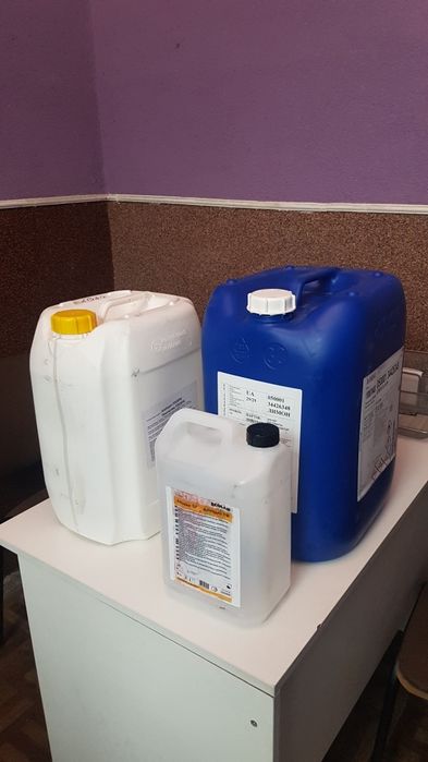 пластиковые канистры 20л. Б/у