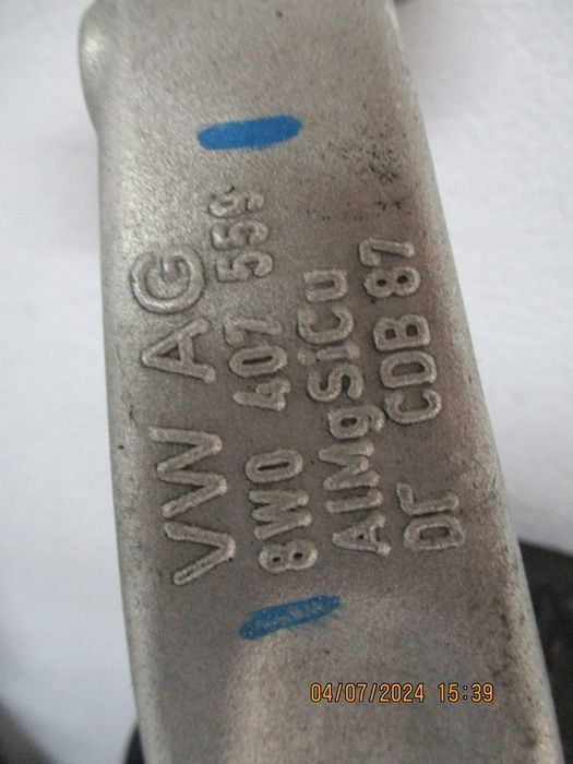 Zwrotnica zwrotnice przód AUDI A4 RS4 2,9TFSI 8W0407559 8W0407560
