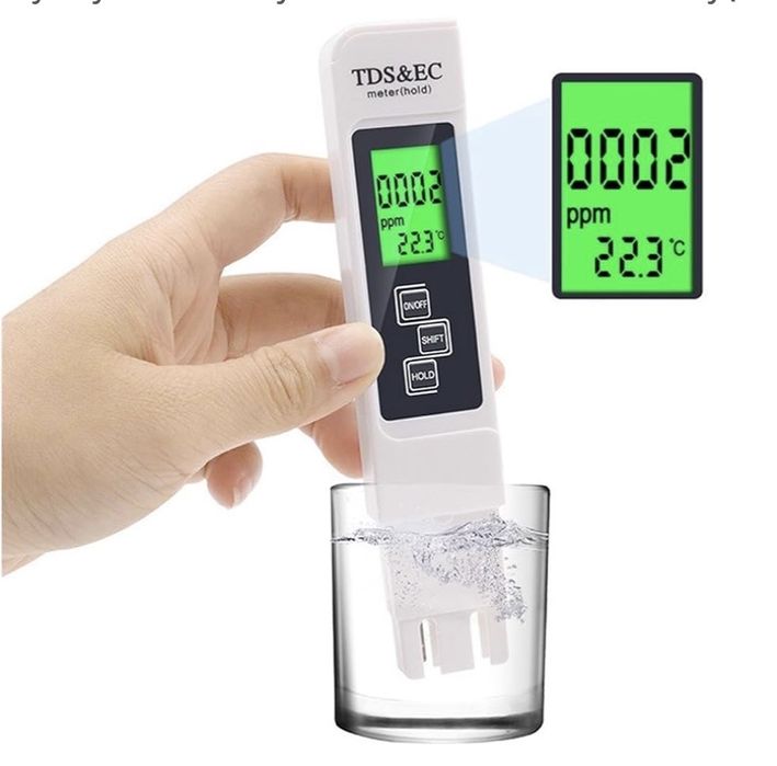 Biały cyfrowy miernik jakości wody