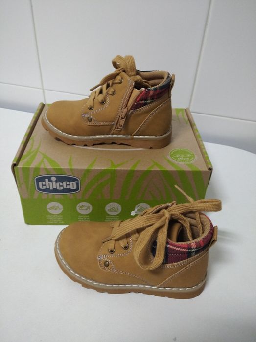 Botas novas de menino da Chicco tamanho 27