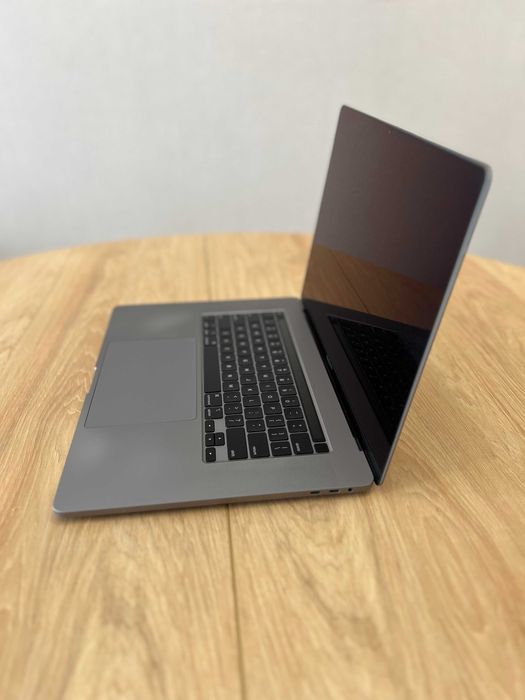 Notebook/Laptop 16" Apple MacBook Pro i9 2,4GHz/32/512/R5300MSpaceGray
