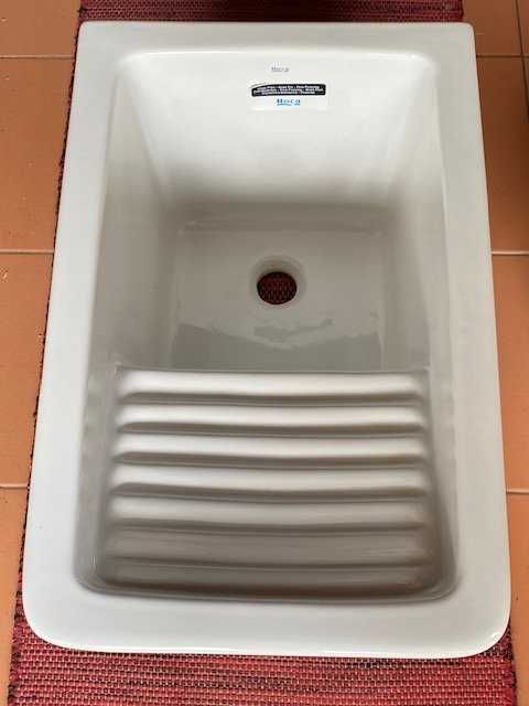 Tanque em porcelana Henares Roca