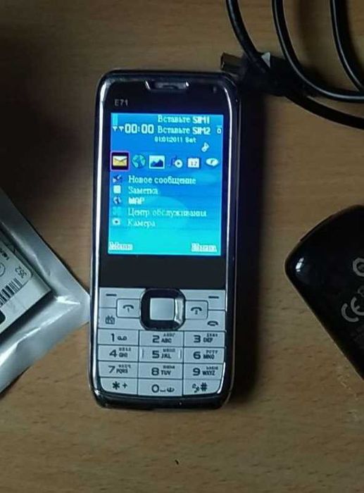 Nokia E71 mini TV 2SIM  Micro CD  + новая  дополнительная AKБ