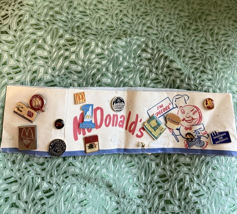 коллекция винтажных значков McDonald's ( Мак Дональдс )