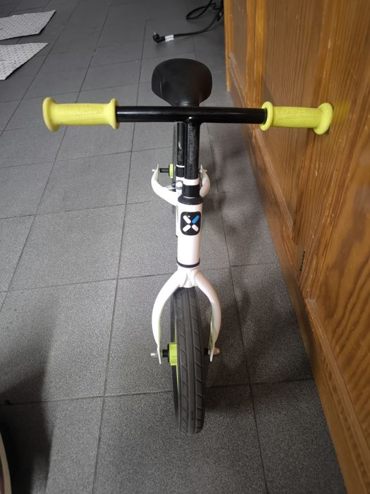 Bicicleta sem rodas criança