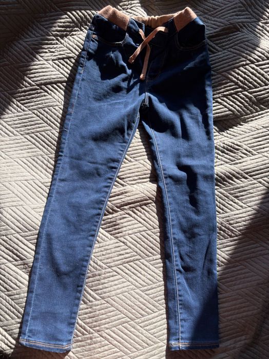 Spodnie jeansy Okaidi r. 134