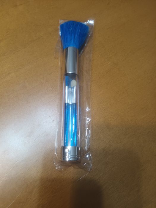 Pincéis para maquilhagem azul