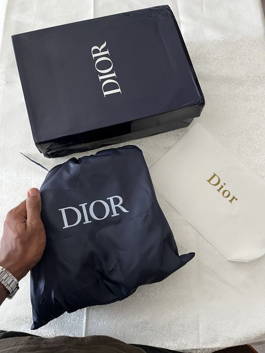 Dior B22