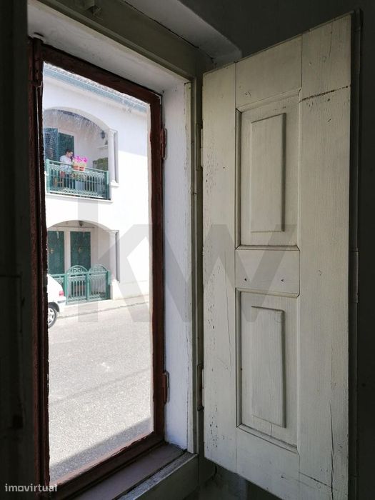 Moradia T2 com Pátio para Recuperar ou Renovar | Rio Torto, Abrantes