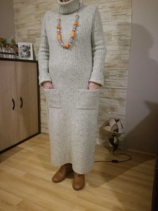 Długa sukienka swetrowa