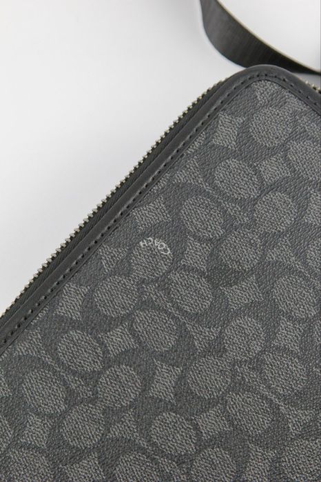 Оригінал! Чоловіча сумка Coach натуральна шкіра ( Lacoste, Hugo Boss)