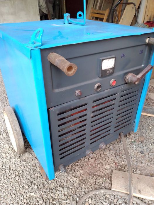 Електрозварювальний апарат постійного струму трьохфазний