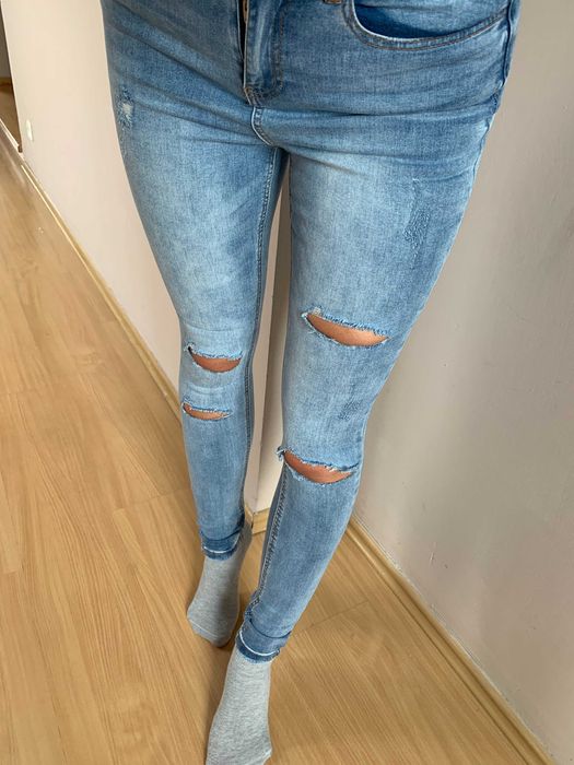Cieniowane rurki super skinny z dziurami wysoki stan Missguided XS/S