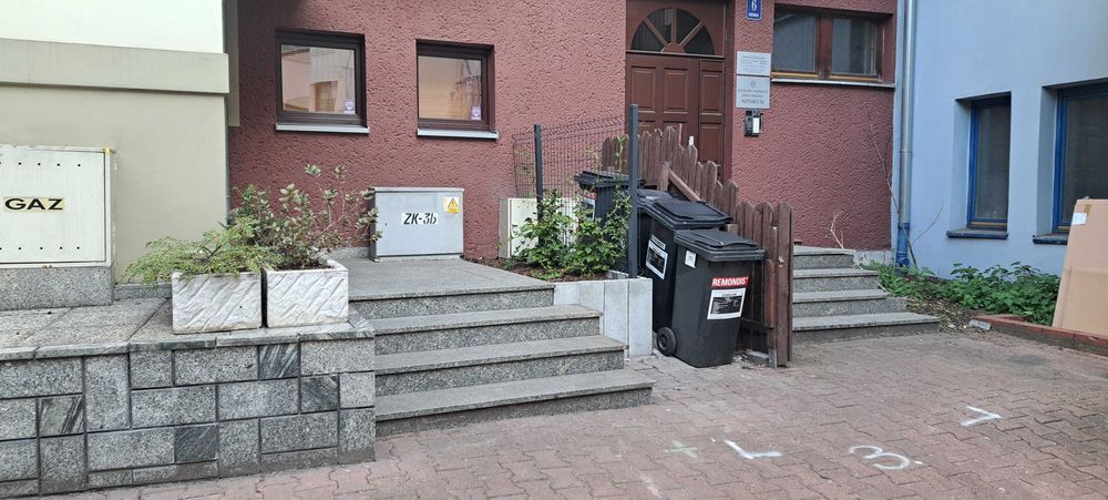 Schody granitowe plomieniowane