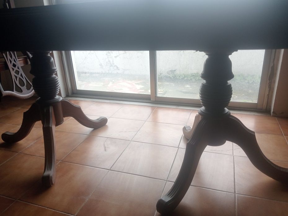 Mesa de sala com 8 cadeiras