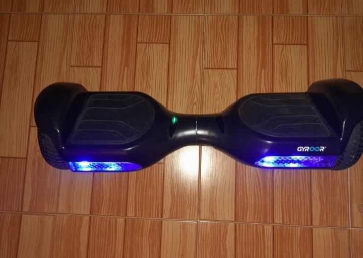 Hoverboard gyroor led preto