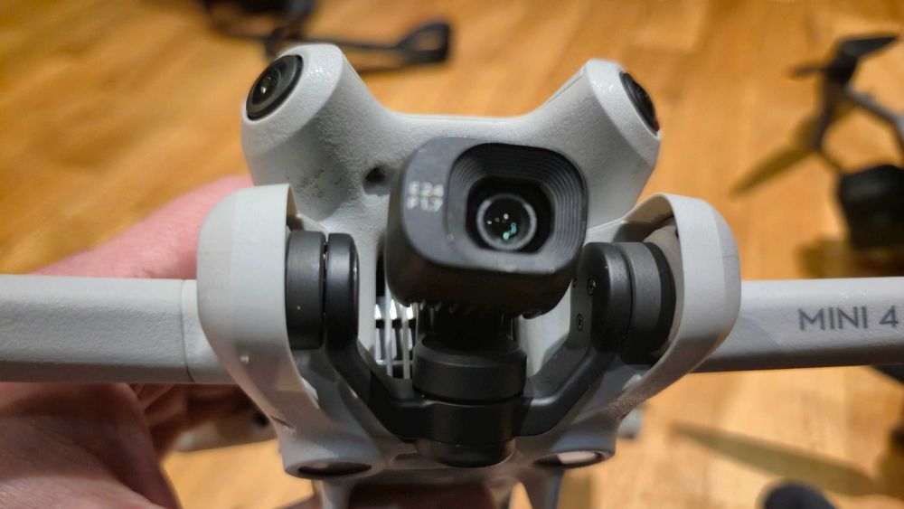 Dron DJI Mini 4 Pro Fly More Combo C1 (RC 2)