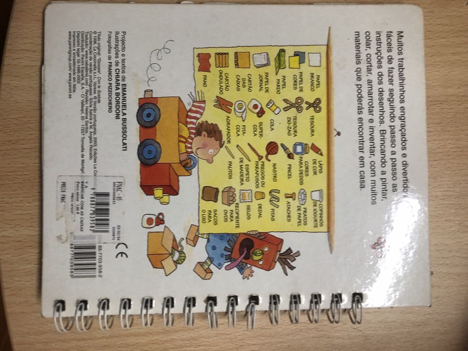 Livro infantil Brincar com caixas