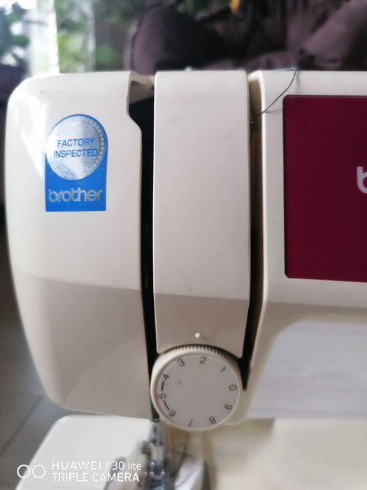 Швейна машинка електрична Brother SL-7