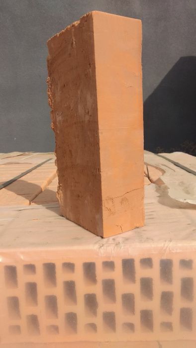 Газоблок від 3300/куб,,  цегла  9700/тисячу.