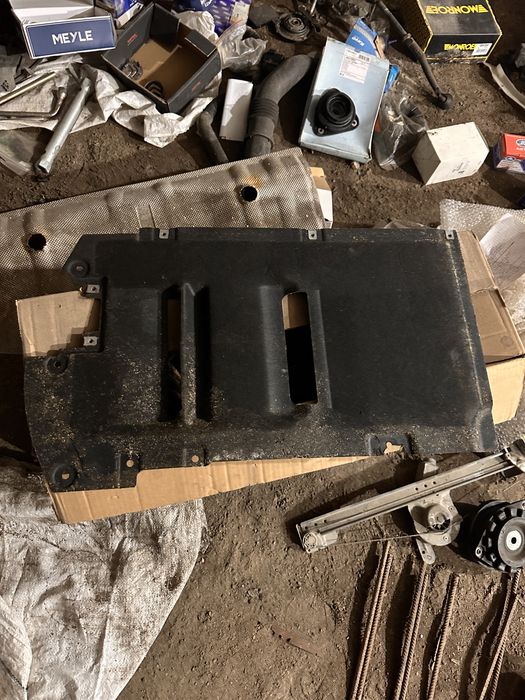 Защита-пыльник днища Акпп на бмв х-3 Ф-25