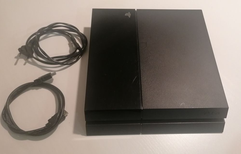 Playstation 4 - PS4 (Desbloqueada)