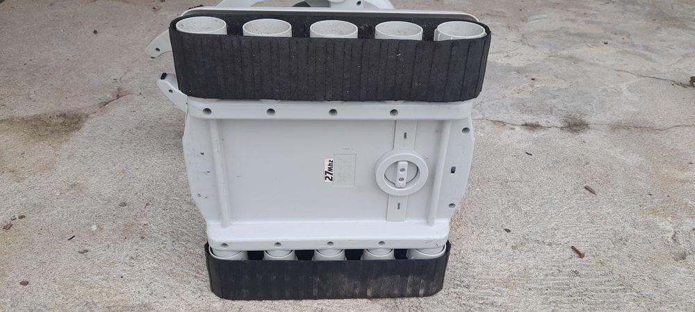 Vários cavalos de madeira