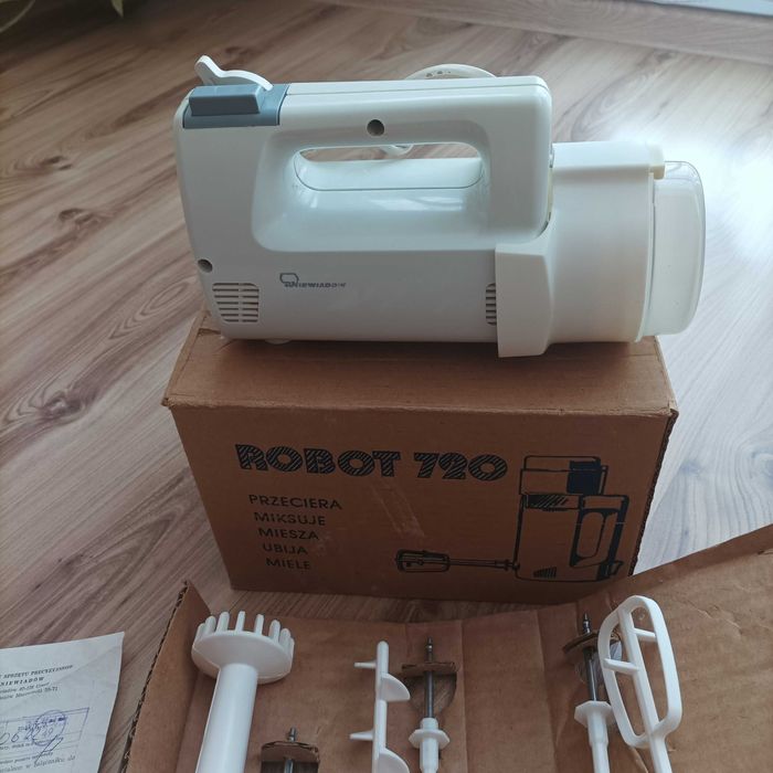 Mikser robot kuchenny Predom Niewiadów typ 720 z czasów PRL