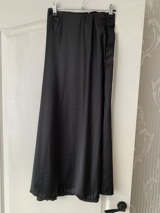 Атласна спідниця МІДІ