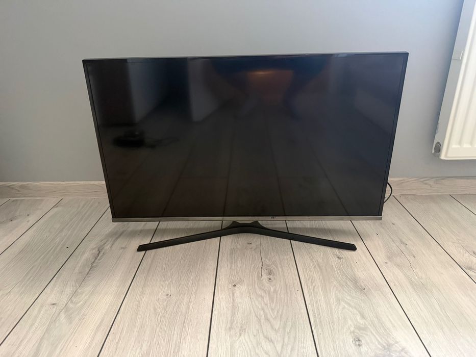 Telewizor Samsung 32 cale ledowy sprawny z pilotem