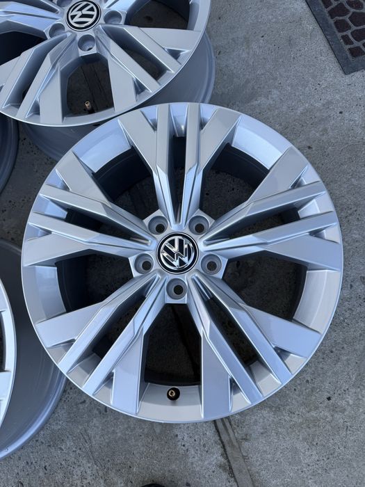 Диски 17 5.112 ЕТ38 7Jx17H2 VW B8 Arteon