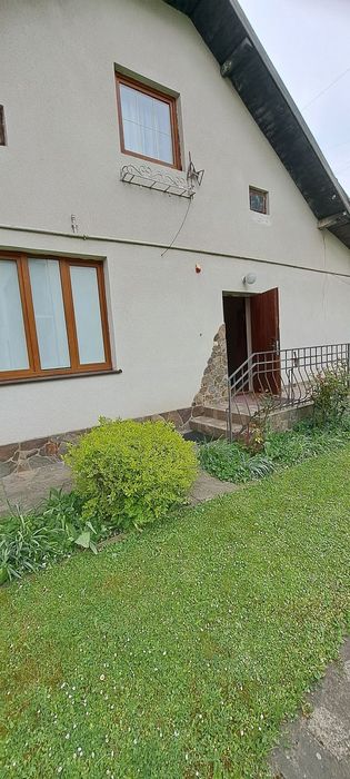 Продам особняк в центрі 120м2 є 6 соток землі та гараж