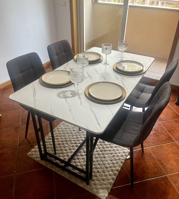 Mesa jantar com tampo marmore, ainda em caixa